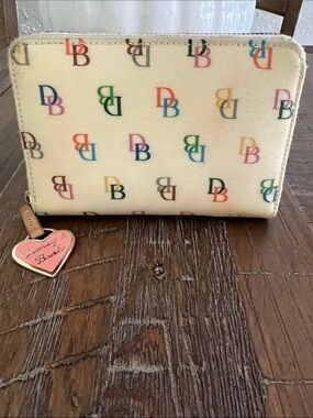 Vintage Dooney & Bourke Pebble Grain Leather